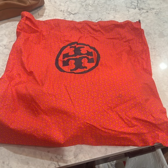 Tory Burch Tan Pebbled Leather Hobo Bag - Picture 11 of 11